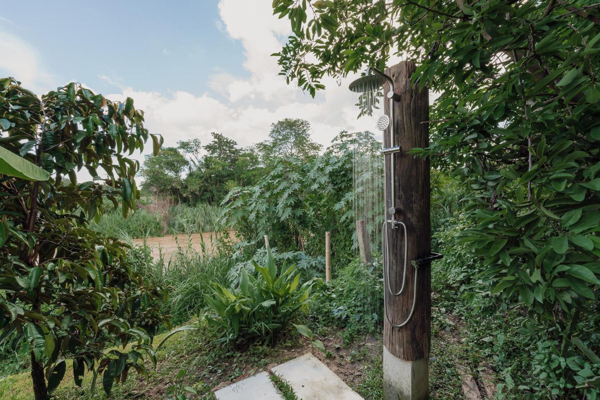 8Th Wonder - Chiang Mai Bed & Breakfast Mae Rim Bagian luar foto